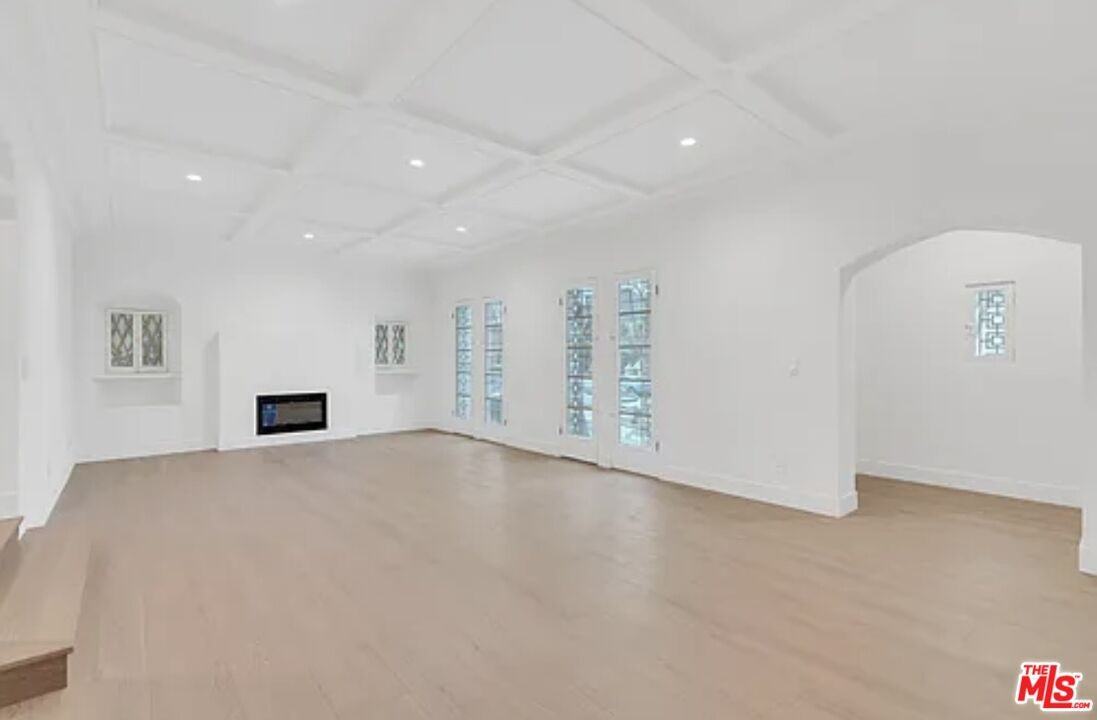 6446 W 6th St - Photo 2 of 8