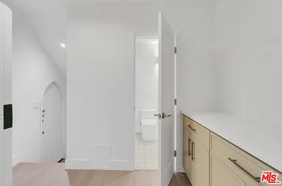 6446 W 6th St - Photo 3 of 8
