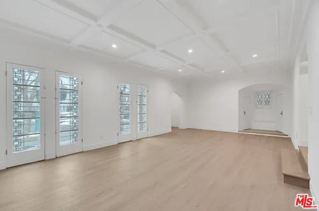 6446 W 6th St - Photo 4 of 8