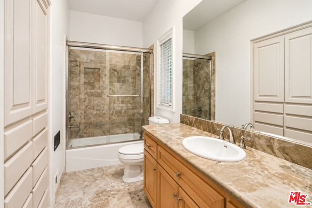 713 Foothill Rd - Photo 4 of 8