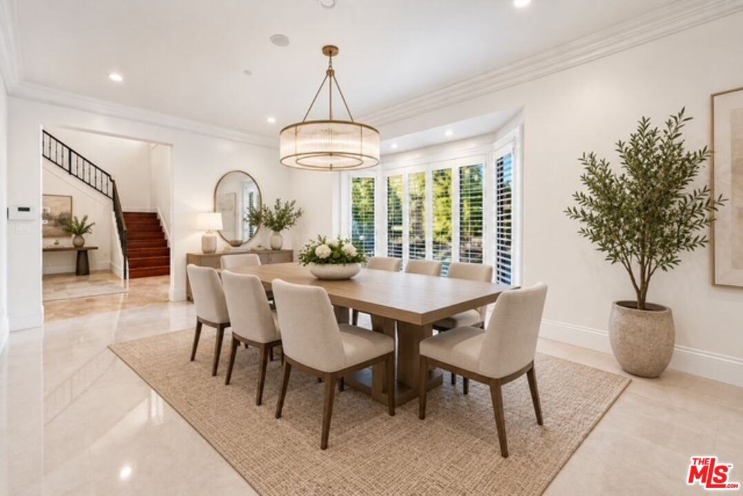 713 Foothill Rd - Photo 6 of 8