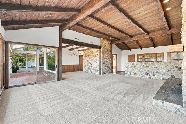 72 Saddleback Rd - Photo 2 of 8