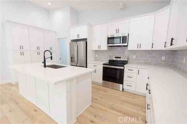 7242 Valley View St - Photo 2 of 8
