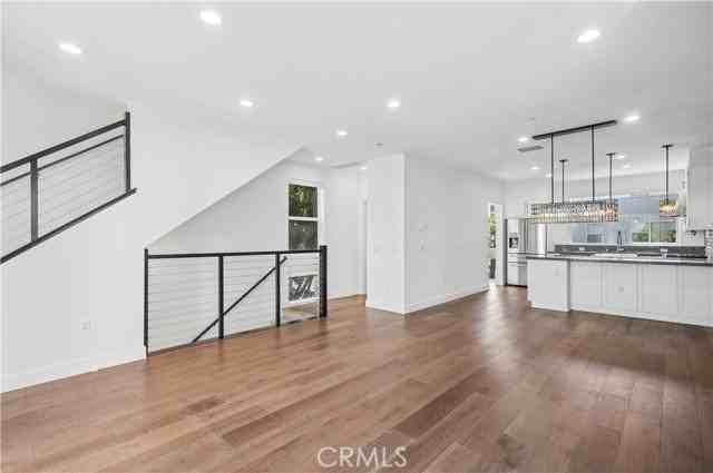 150 Mercer Way - Photo 3 of 8