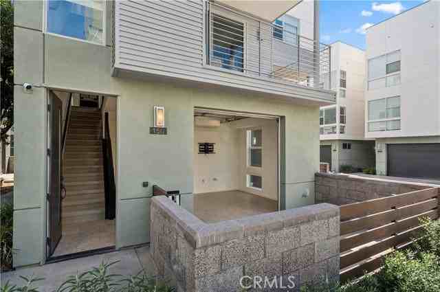 150 Mercer Way - Photo 4 of 8