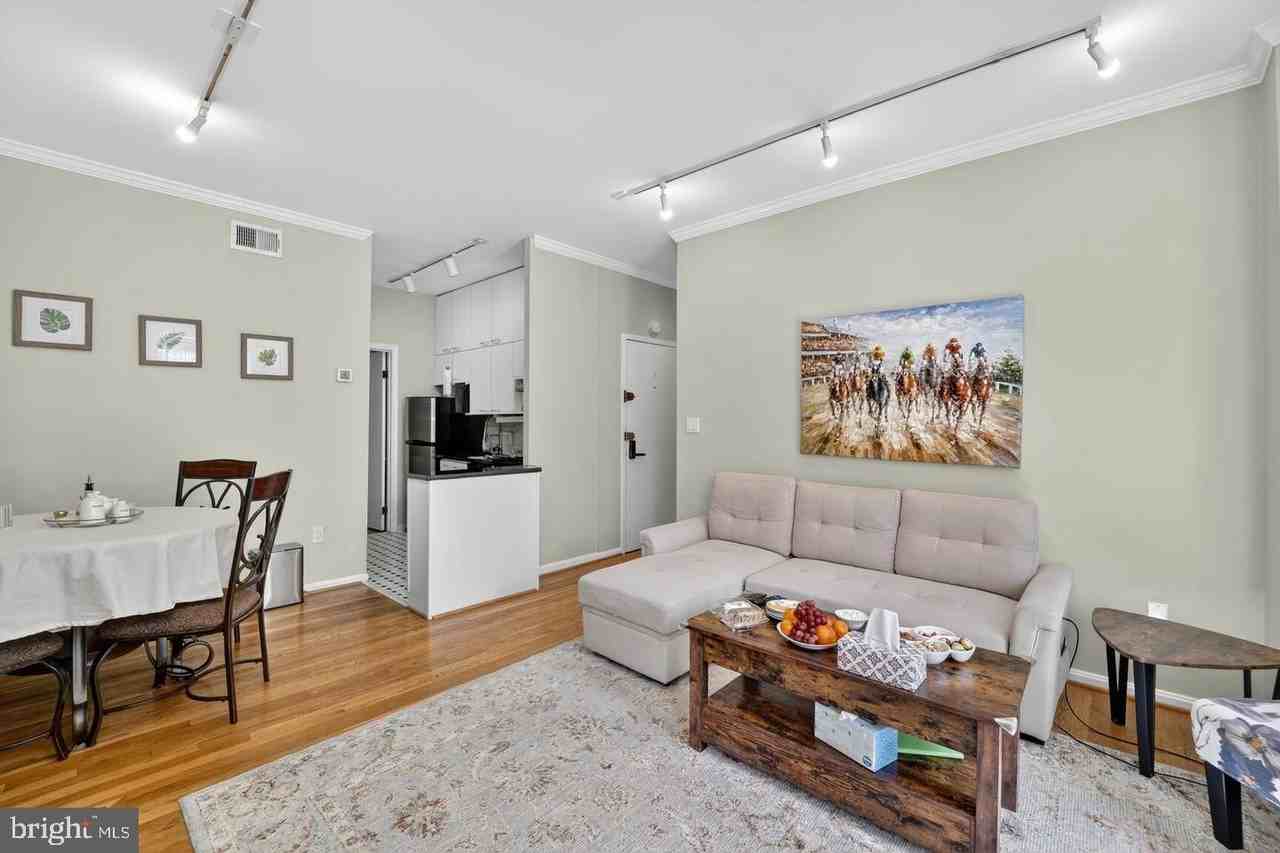 1747 Church St Nw - Photo 5 of 29
