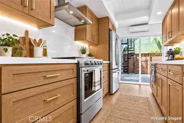 319 62nd St - Photo 3 of 8