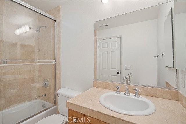 314 1/2 Larkspur Ave #1-2 - Photo 2 of 8