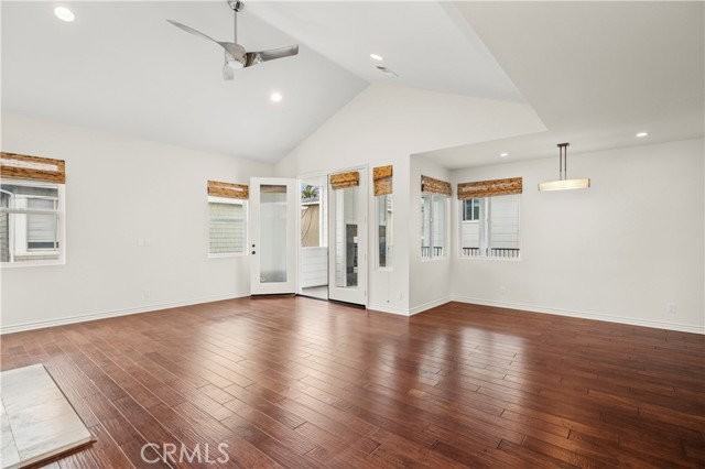 314 1/2 Larkspur Ave #1-2 - Photo 7 of 8