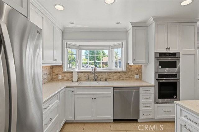 18220 Clark St - Photo 3 of 8