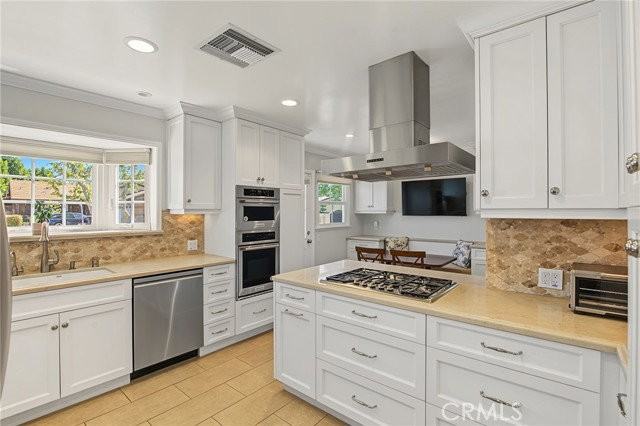 18220 Clark St - Photo 7 of 8