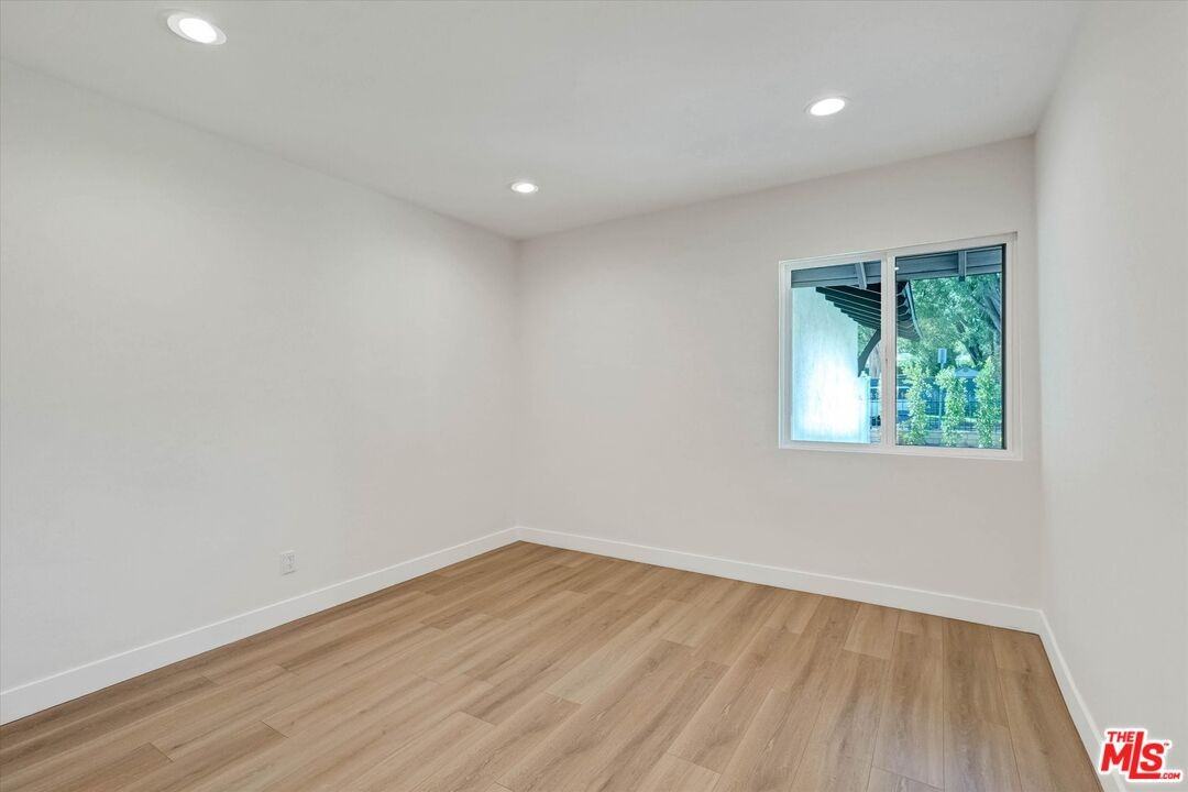22457 Clarendon St - Photo 3 of 8