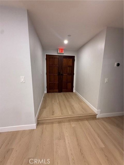 8201 Greenbush Ave - Photo 4 of 8