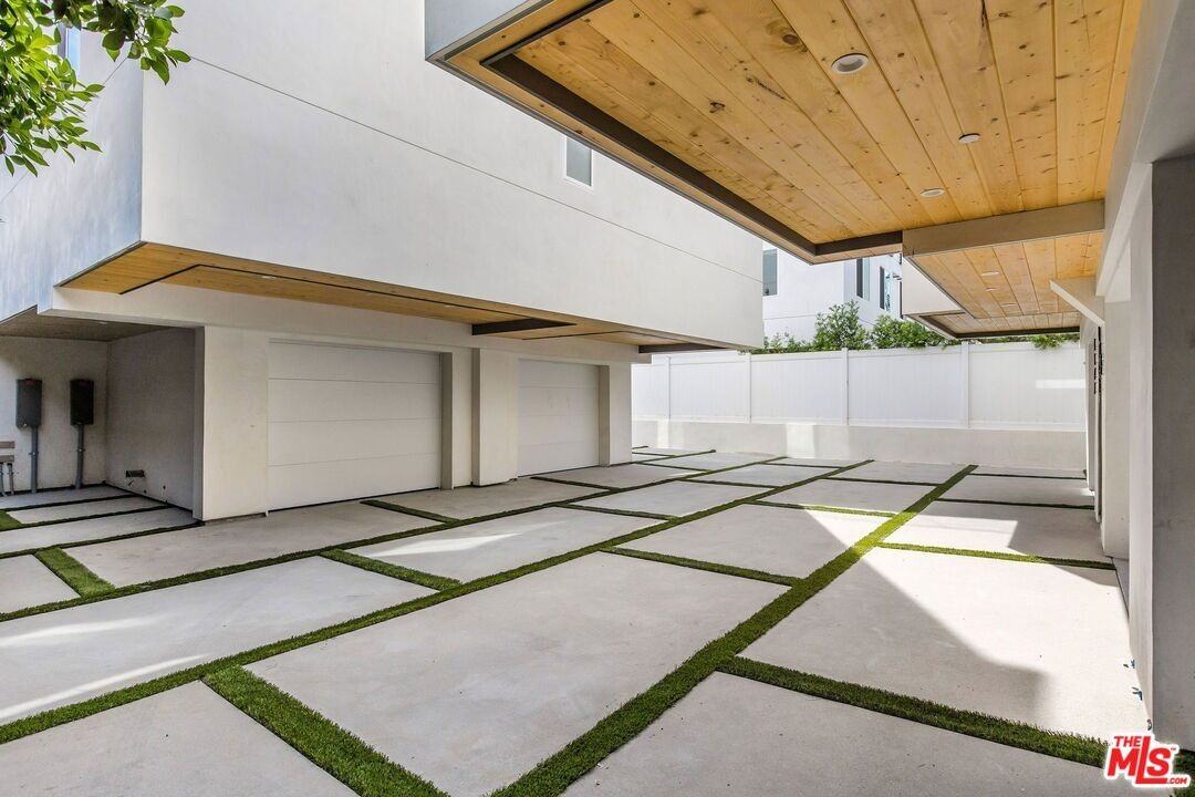 4303 Tujunga Ave - Photo 3 of 8