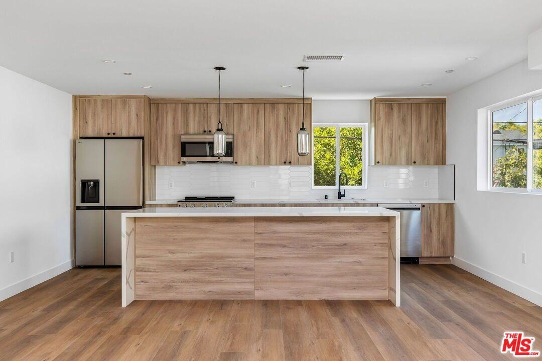 4303 Tujunga Ave - Photo 4 of 8