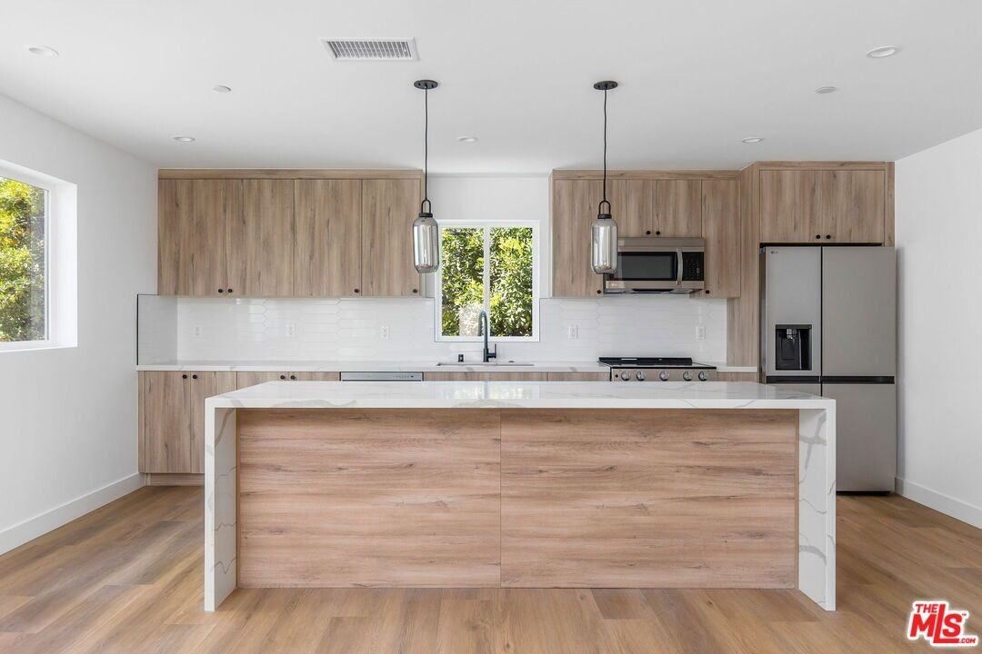 4303 Tujunga Ave - Photo 6 of 8