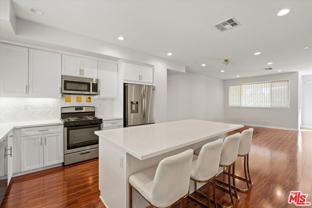 13225 Victory Blvd - Photo 1 of 1
