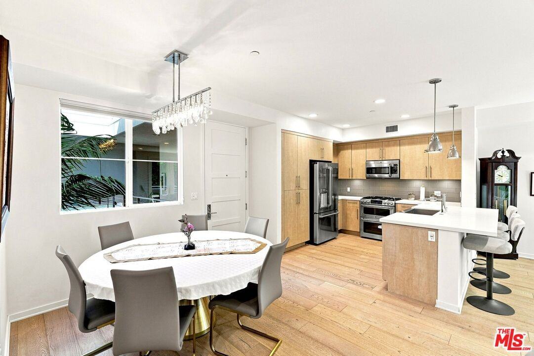 4240 Laurel Canyon Blvd #305 - Photo 3 of 8