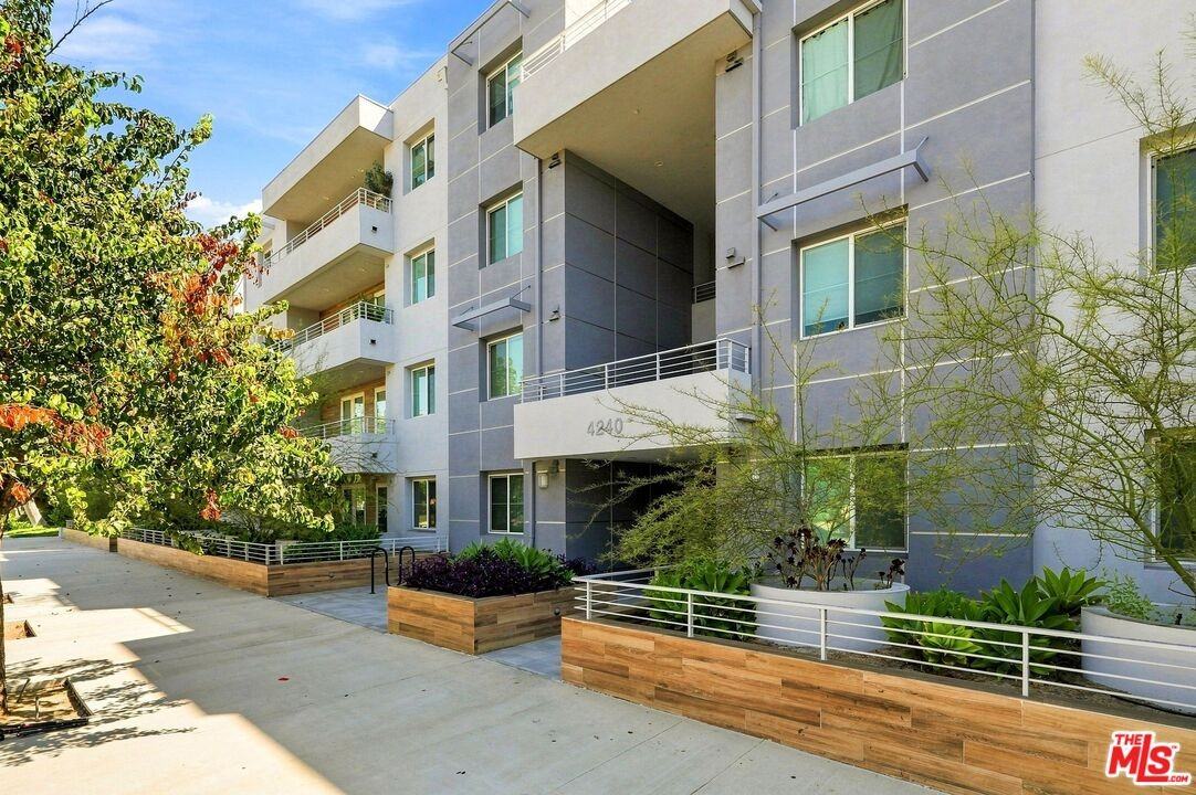 4240 Laurel Canyon Blvd #305 - Photo 4 of 8