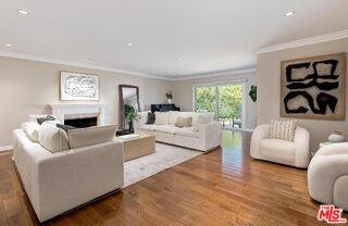 2302 Duxbury Cir - Photo 2 of 8