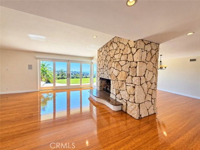 1156 Las Pulgas Pl - Photo 5 of 8