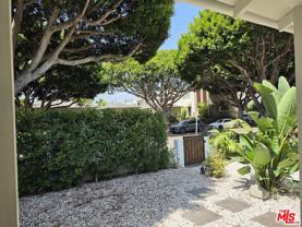2310 Oak St - Photo 1 of 1