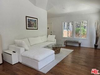 2310 Oak St - Photo 4 of 7
