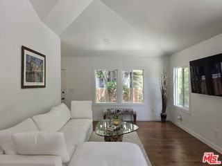 2310 Oak St - Photo 5 of 7