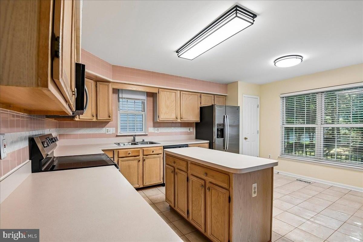 1619 Sage Brush Ct - Photo 6 of 50