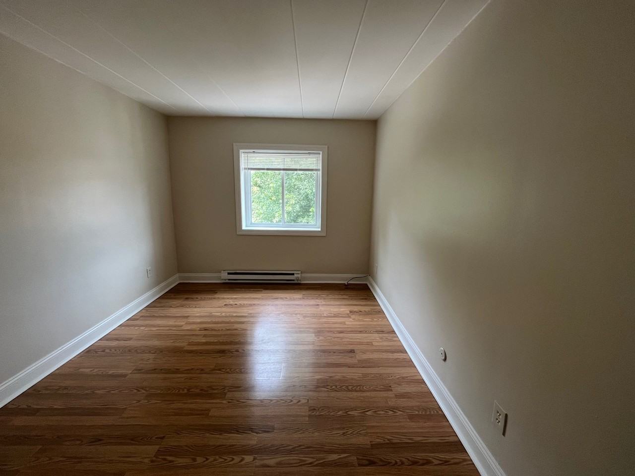 151 Robinson St #42 - Photo 3 of 18