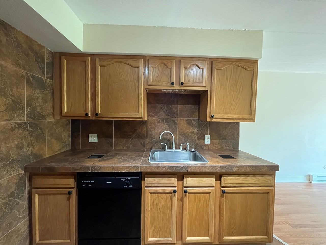 151 Robinson St #42 - Photo 6 of 18