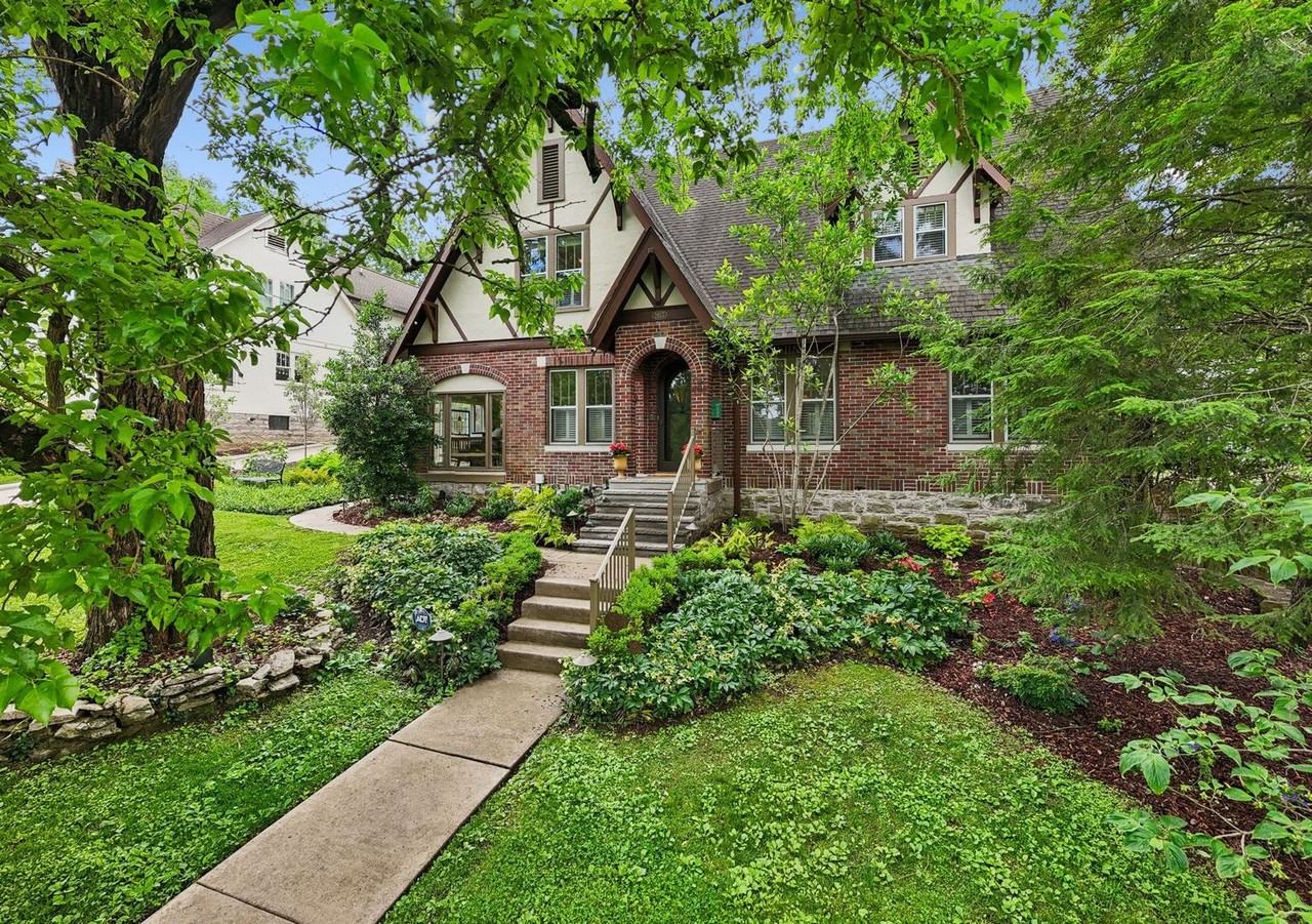 2617 Barton Ave - Photo 2 of 50