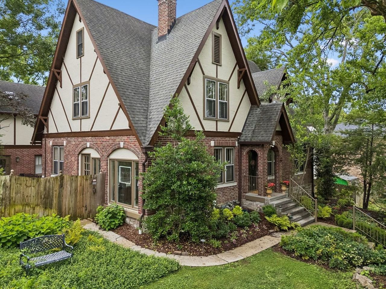 2617 Barton Ave - Photo 4 of 50
