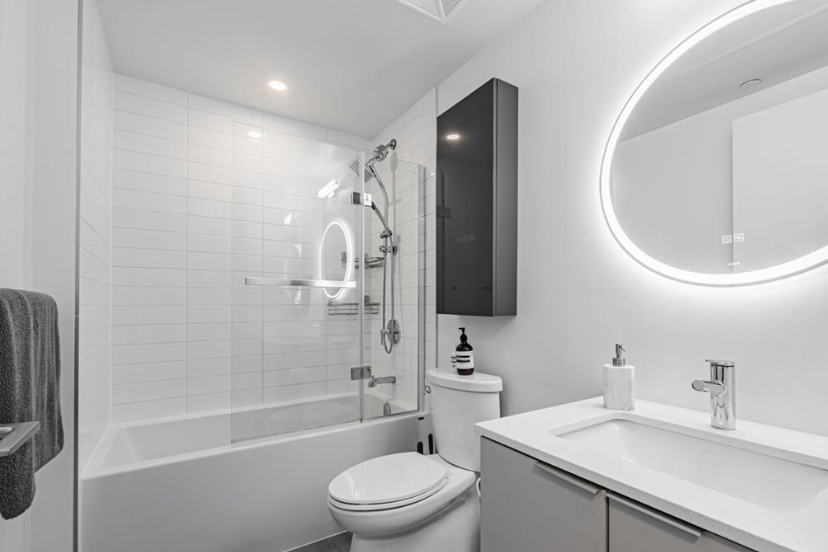 357 King Street West #3006 - Photo 7 of 8