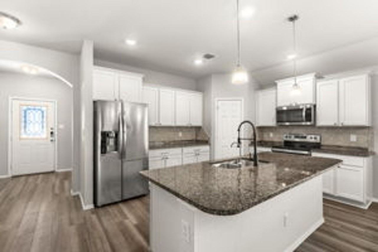 1808 Fall Creek Ct - Photo 6 of 18