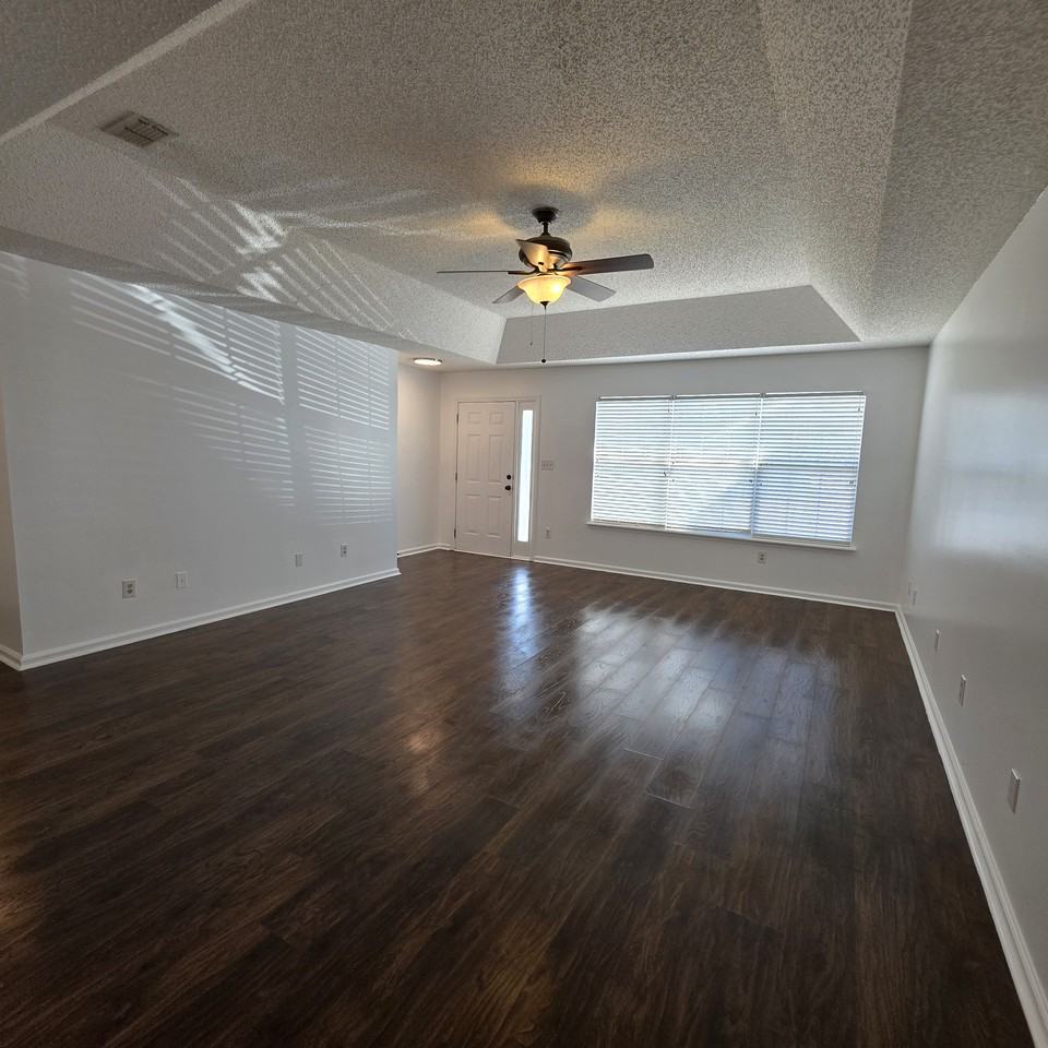 109 Indianola Ct #1 - Photo 3 of 23