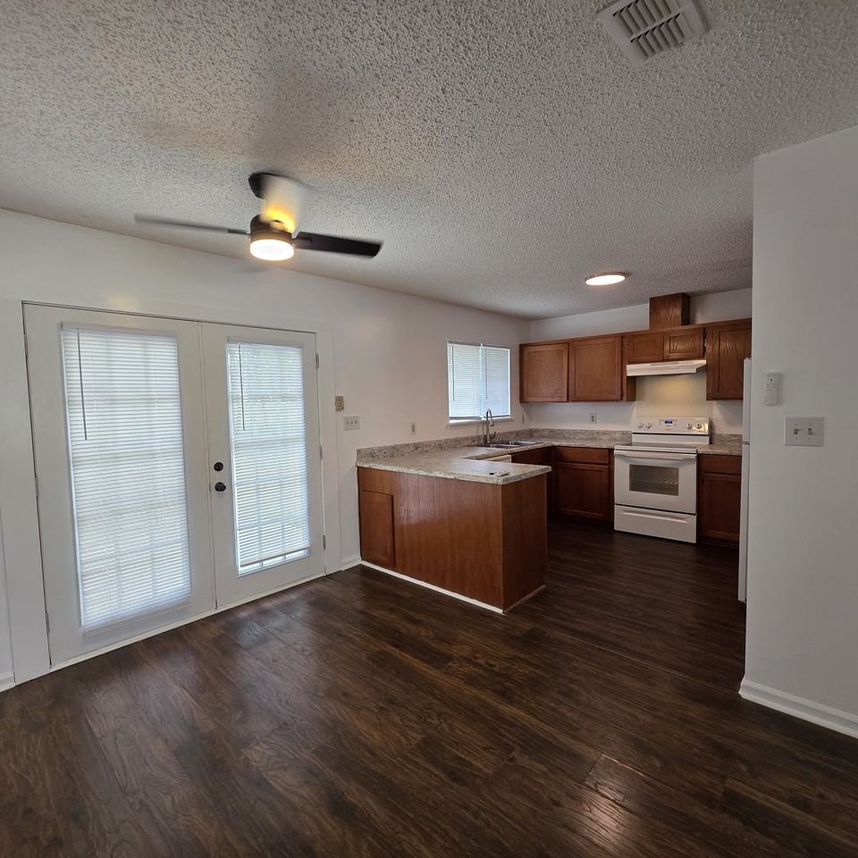 109 Indianola Ct #1 - Photo 4 of 23