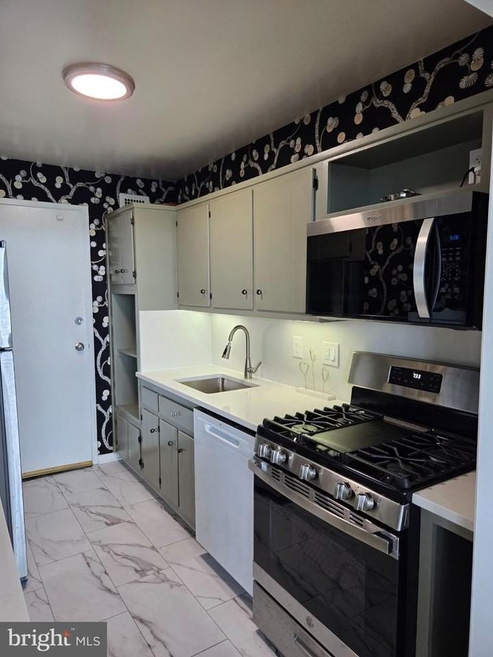 10500 Rockville Pike - Photo 4 of 15