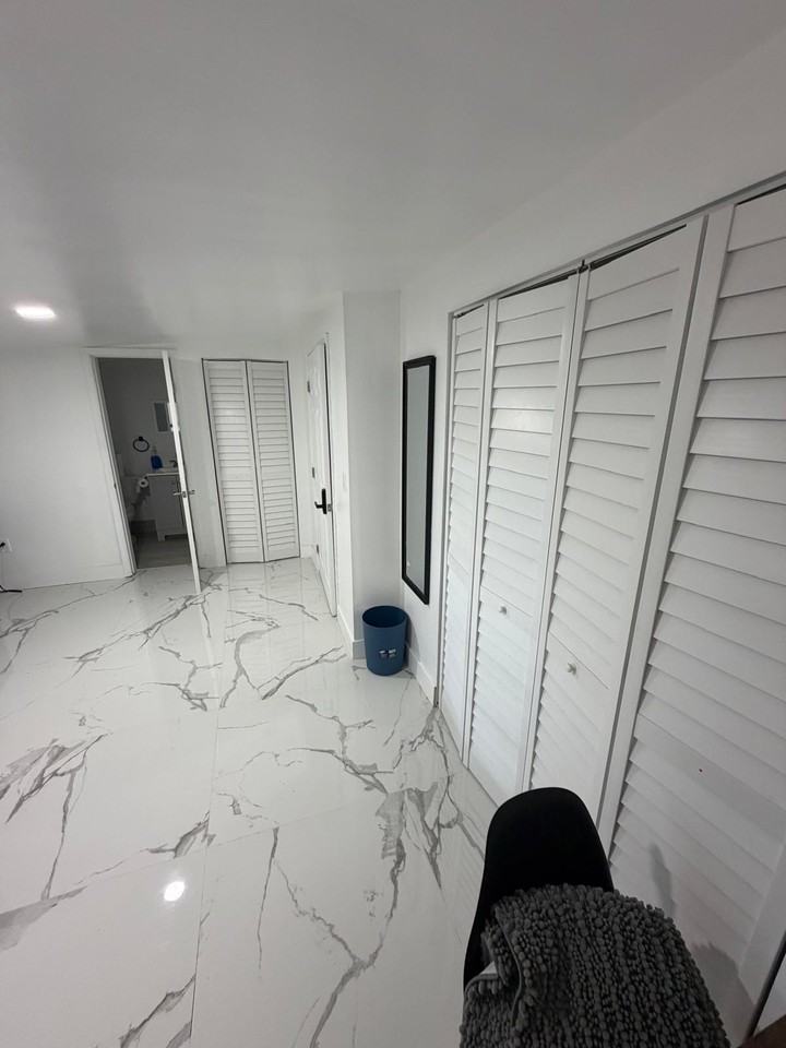 Duval St - Photo 5 of 7
