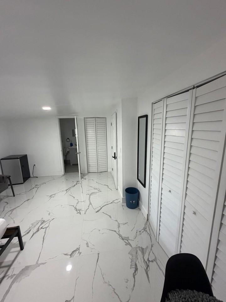 Duval St - Photo 6 of 7