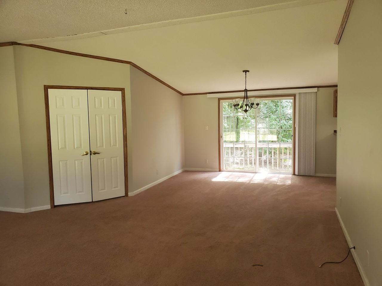 250 Farmhouse Ct - Photo 2 of 17