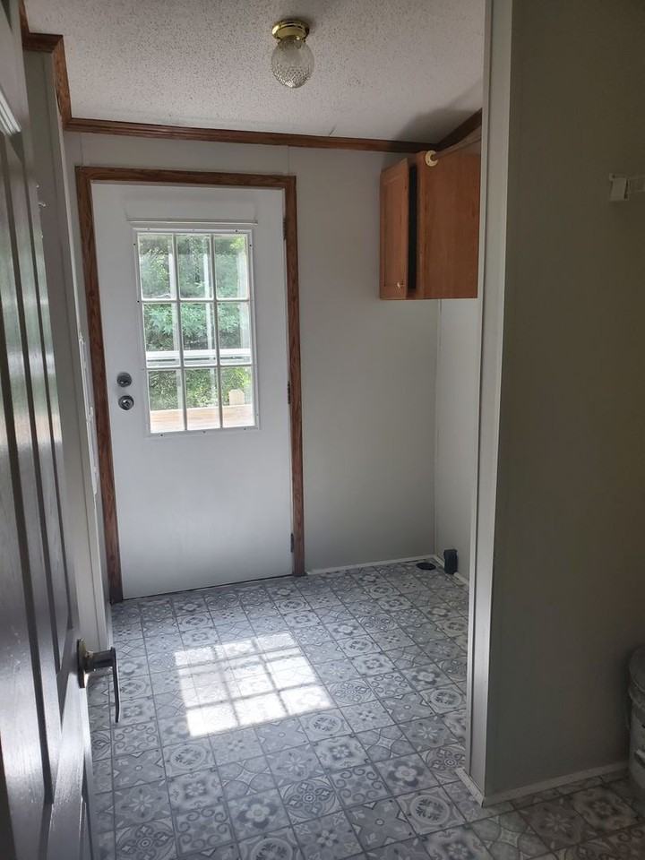 250 Farmhouse Ct - Photo 6 of 17