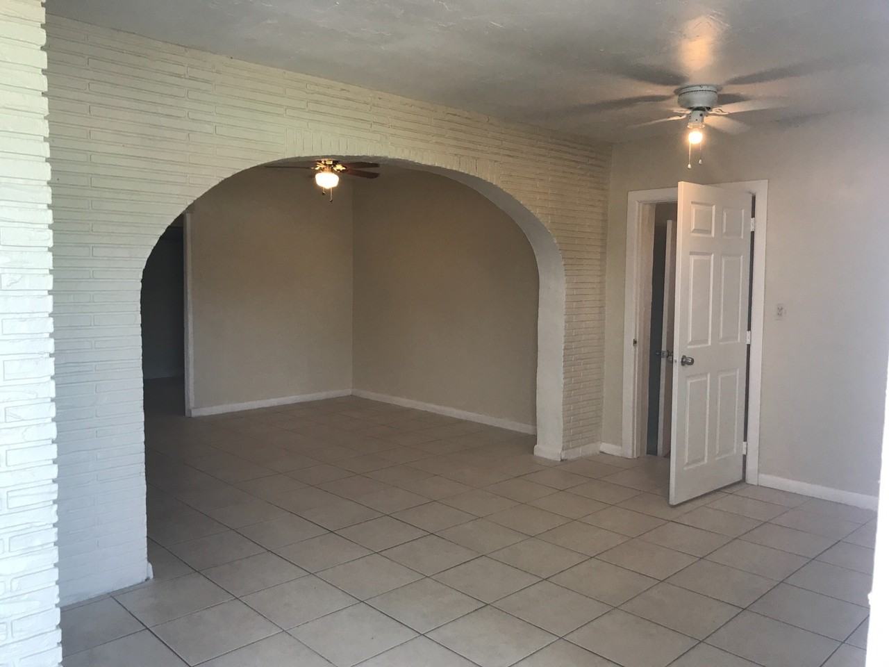 2322 Nw 13th St - Photo 2 of 14