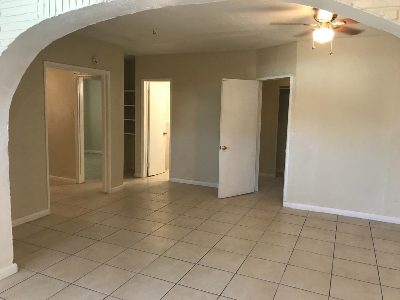 2322 Nw 13th St - Photo 5 of 14