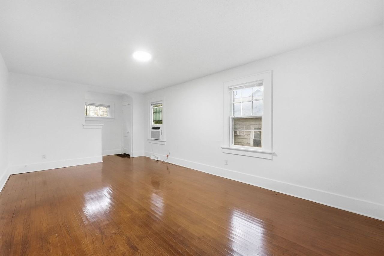 3017 S Harrison St - Photo 2 of 33
