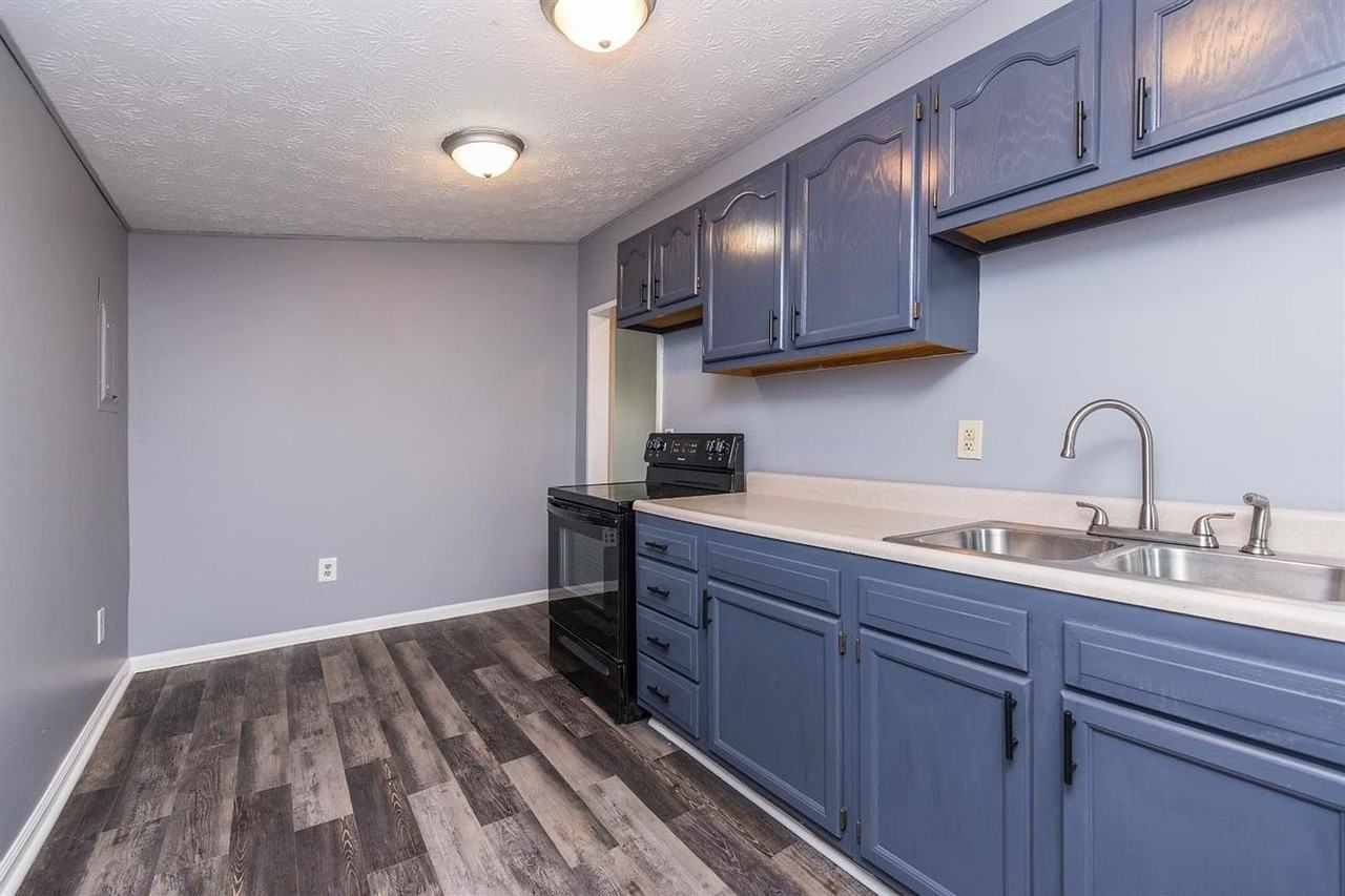 429 N Main St - Photo 2 of 15