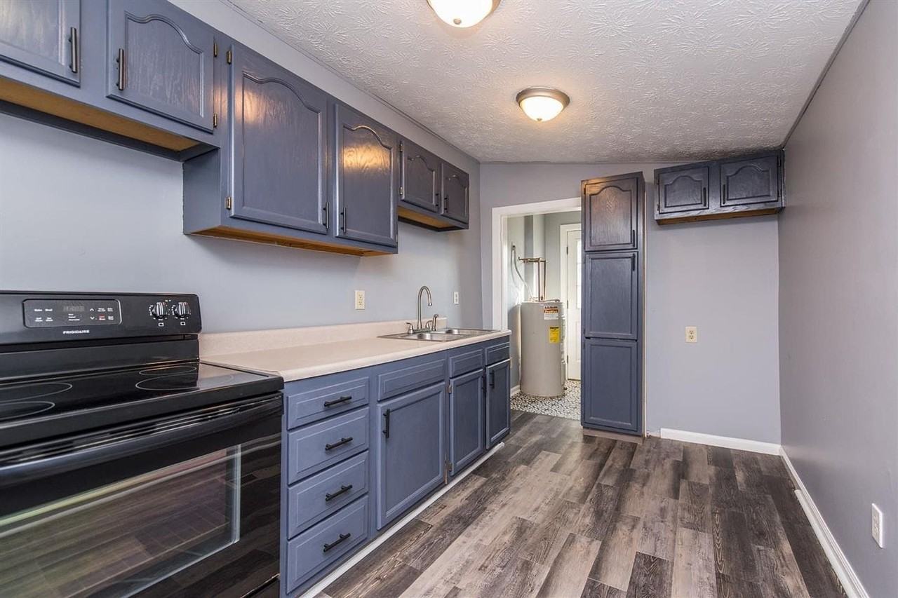 429 N Main St - Photo 5 of 15