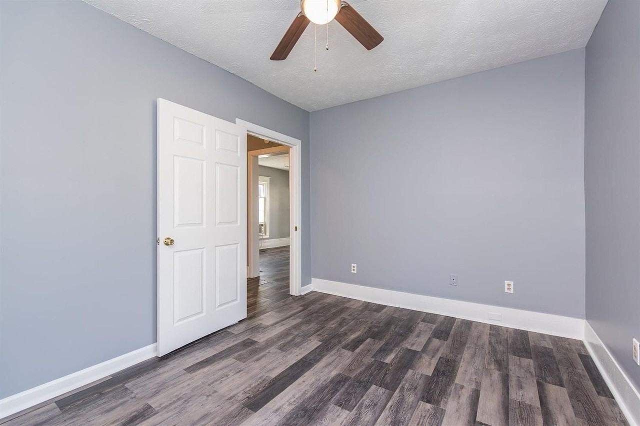 429 N Main St - Photo 7 of 15