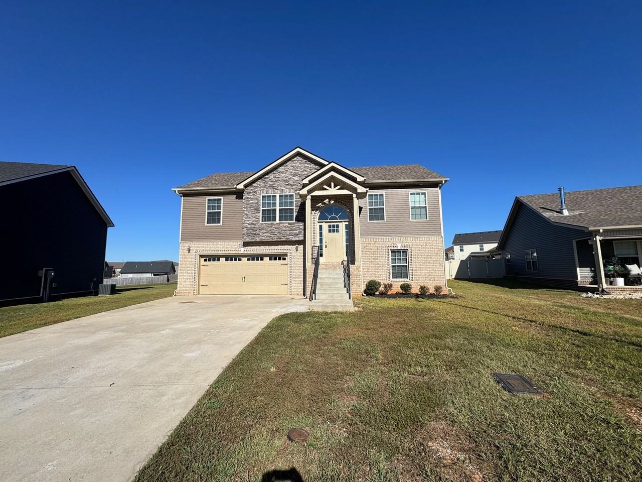 295 Dugger Dr - Photo 2 of 39
