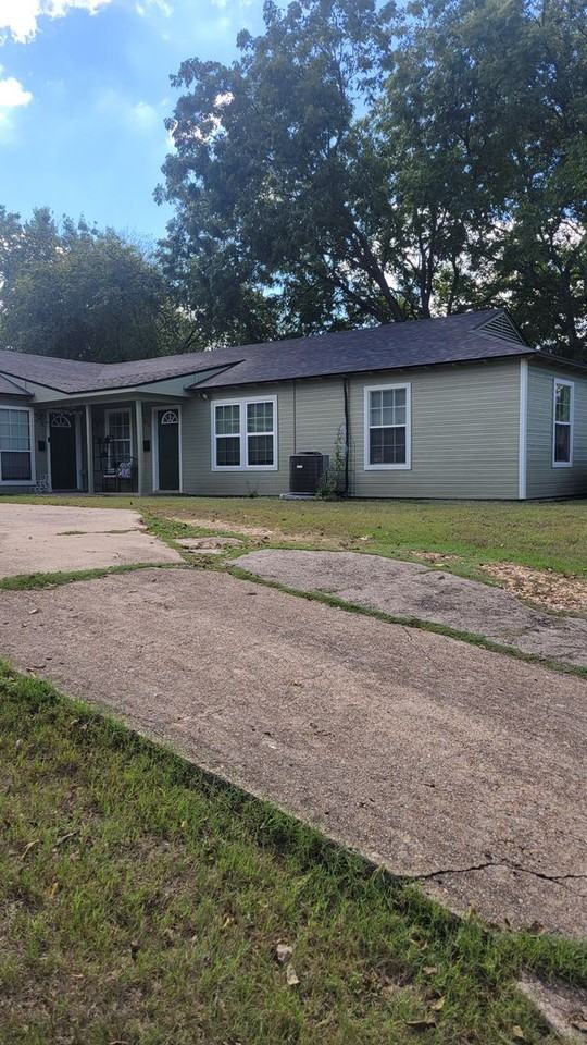 816 Estelle Ave - Photo 2 of 22